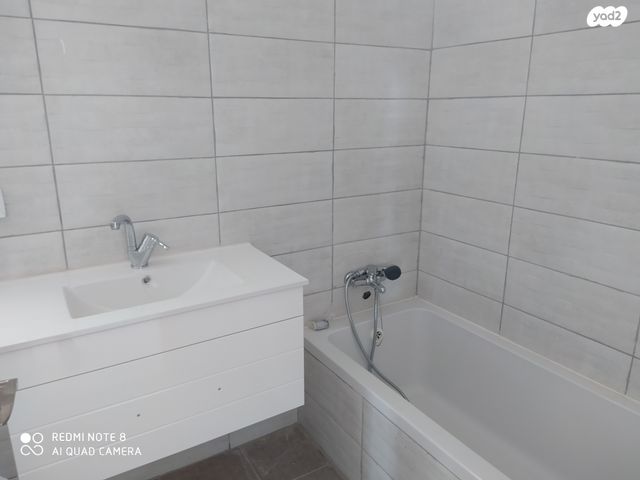 דו משפחתי, גפן 16, החורש, חריש