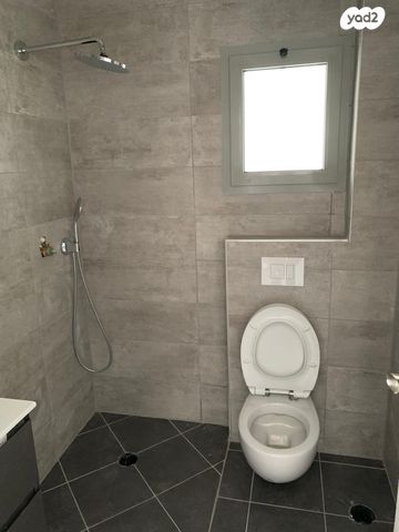 דירה, ז'בוטינסקי 10, מרכז דרום, רעננה