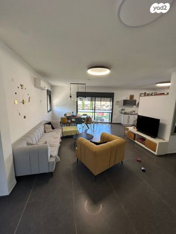 בית פרטי/ קוטג', פרח הלילך 1, חד נס, חד נס