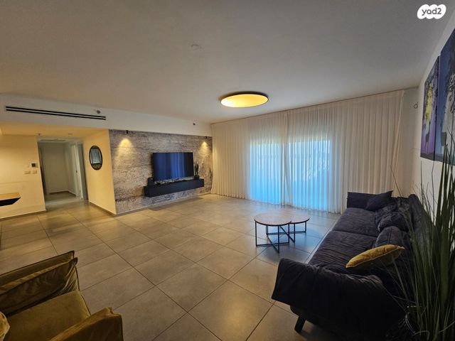 דירה, עפרה חזה 8, משכנות האומנים, קרית מוצקין