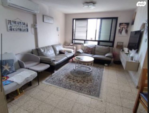 דירה, דוד רזיאל 11, רמת הנשיא, בת ים