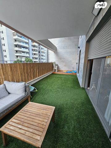 דירה, הרב אבא אבוחצירה 44, שדרות בפארק, שדרות