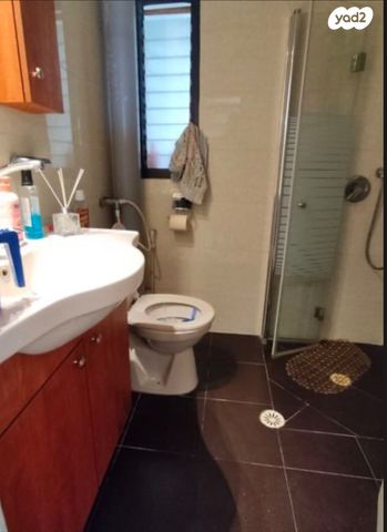 דירה, דוד רזיאל 11, רמת הנשיא, בת ים