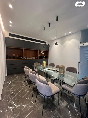 בית פרטי/ קוטג', משה דיין 1, מרכז, כפר סבא