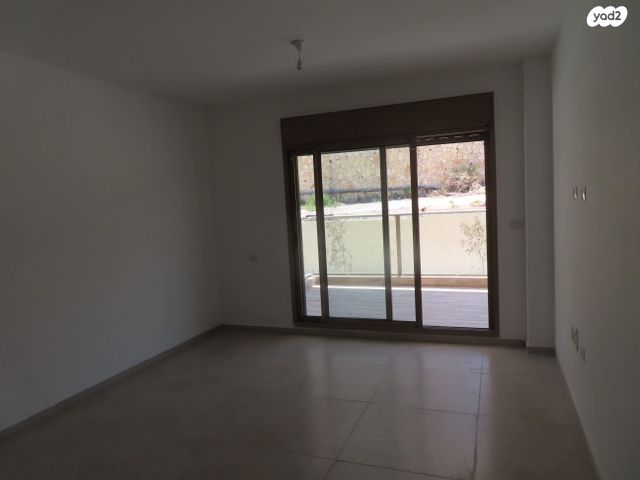 דירה, הנרקיסים 10, רכסים