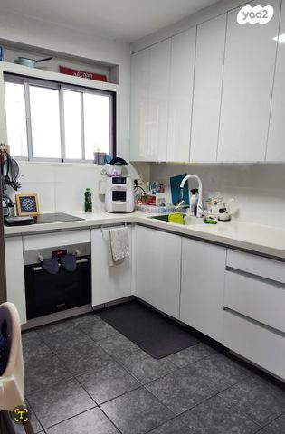 דירה, ד"ר אברהם אליהו הרכבי 3, תל חיים, תל אביב יפו