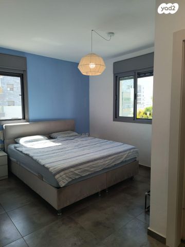 דירה, הקהילה 20, בצוותא, חריש