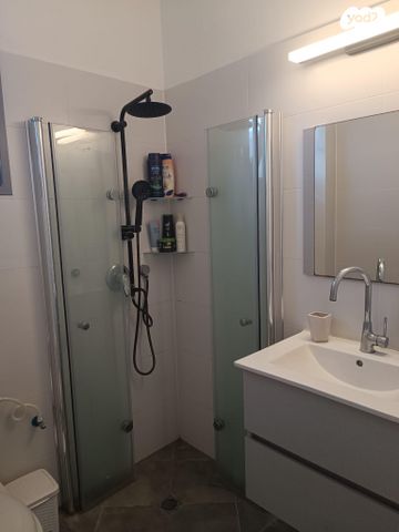 דירה, הקהילה 20, בצוותא, חריש