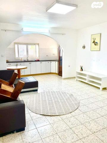 טריפלקס, החריש 13, שכון עובדים, עפולה