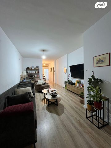 שמחה וילקומיץ' 22