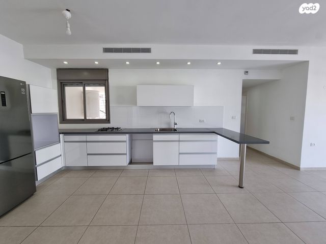 דירה, דוכיפת 53, הציפורים, מודיעין מכבים רעות