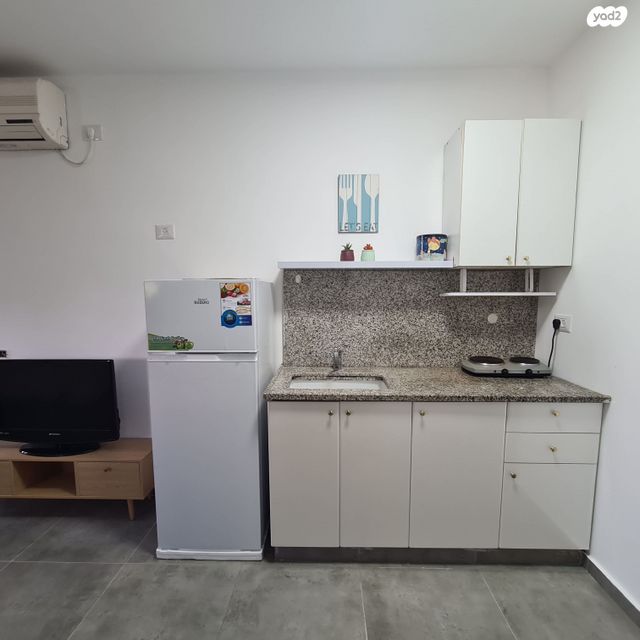 סטודיו/ לופט, ז'בוטינסקי 11, רמז, מערב ותיק, ראשון לציון