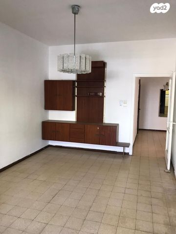 דירה, חיבת ציון 40, יד לבנים, רמת גן