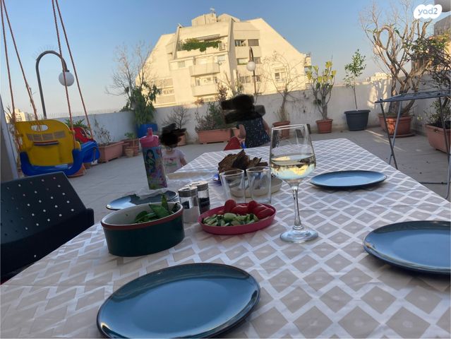 גג/ פנטהאוז, נחשון 9, מרכז, כפר סבא