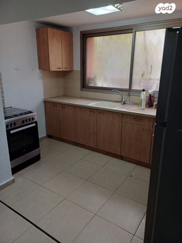 דירה, מבוא ישעיהו 5, הנביאים, קרית גת