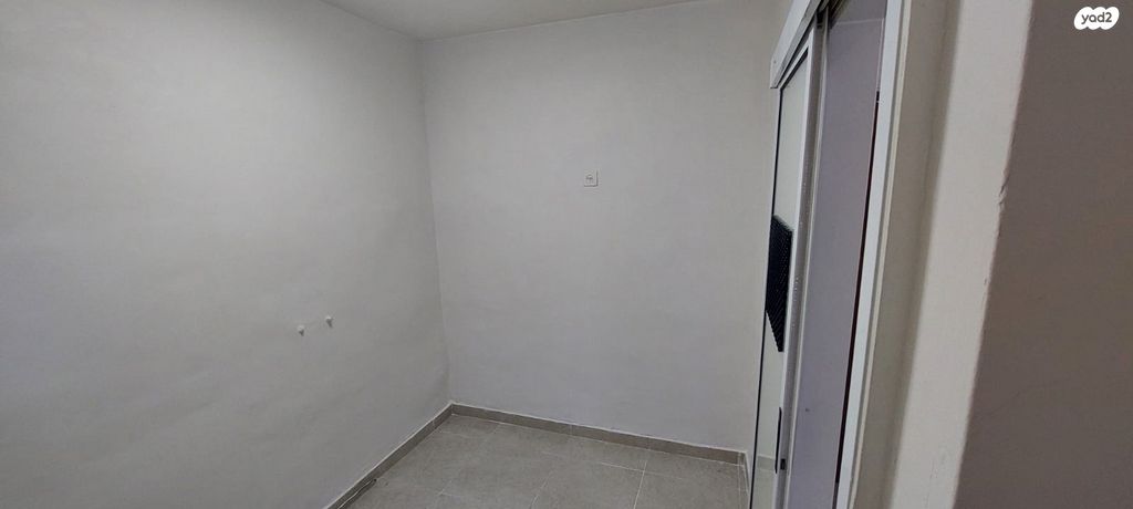 דירת גן, אלכסנדר רובוביץ' 322, ארמון הנציב, תלפיות מזרח, ירושלים