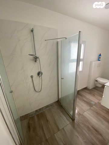 דירה, רוטשילד 51, עמידר, בת ים