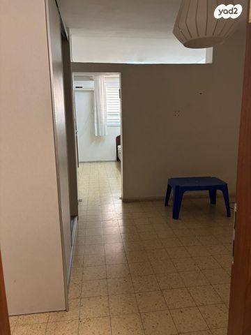 דירה, הגיבור האלמוני 6, יד אליהו, תל אביב יפו