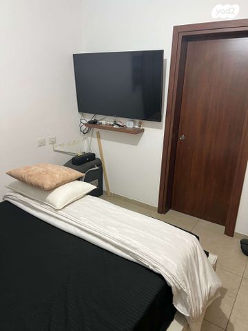 גג/ פנטהאוז, גפן 17, החורש, חריש