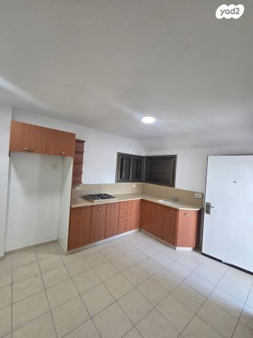 דירת גן, סעדיה גאון 5, נווה ישראל, הרצליה