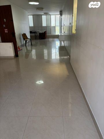 דירה, הגיבור האלמוני 6, יד אליהו, תל אביב יפו