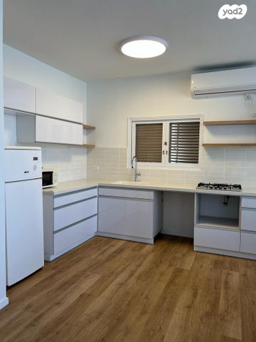 דירה, קריניצי 60, שכונת יהלום, מרכז העיר ב, רמת גן