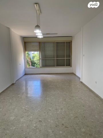 דירה, י.ל. פרץ 5, קרית ים  א', קרית ים