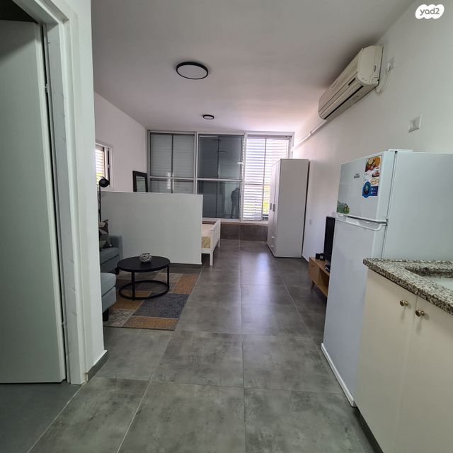 סטודיו/ לופט, ז'בוטינסקי 11, רמז, מערב ותיק, ראשון לציון