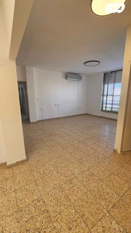 גג/ פנטהאוז, הרב ריינס 40, נאות הרצל, נתניה