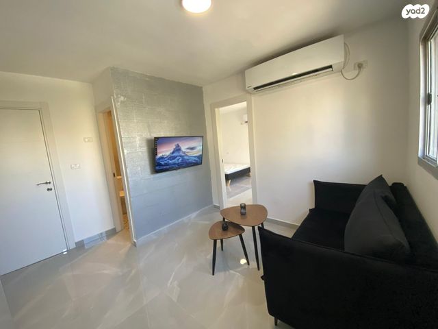 רחבת אלכסנדרוני 9