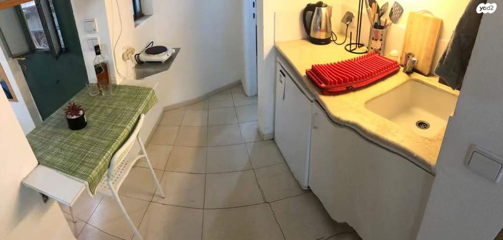 דירת גן, מדרגות זרובבל 4, שמבור, חיפה