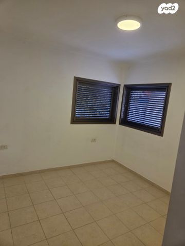 דירת גן, סעדיה גאון 5, נווה ישראל, הרצליה