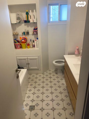 גג/ פנטהאוז, נחשון 9, מרכז, כפר סבא