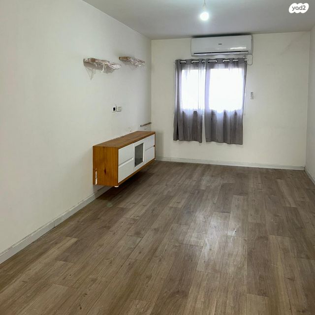 דירה, יצחק שדה 9, יצחק שדה, אזור