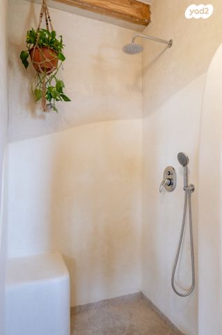 יחידת דיור, מפרץ חנייה 1, בית קשת, בית קשת