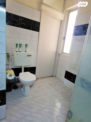 דירה, דרך זאב ז'בוטינסקי 54, שכונת חשמונאים, מרכז העיר א, רמת גן