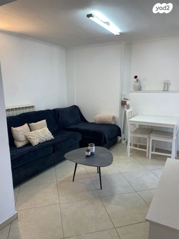 דירה, אסירי ציון 2, רמות, ירושלים