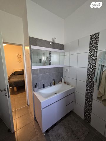 דירה, יובל, יובל, יובל