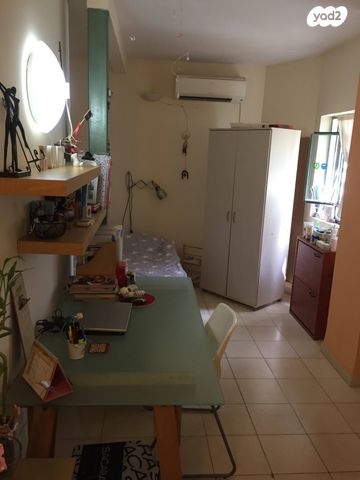 דירת גן, מדרגות זרובבל 4, שמבור, חיפה