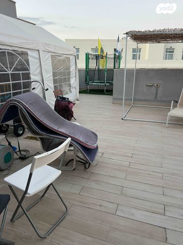 גג/ פנטהאוז, גפן 17, החורש, חריש