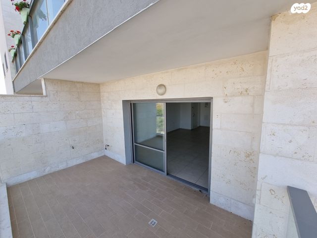 דירה, דוכיפת 53, הציפורים, מודיעין מכבים רעות