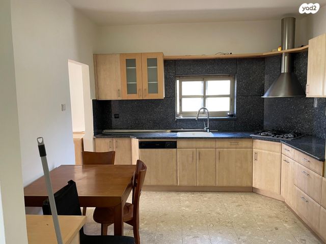 דירה, י.ל. פרץ 5, קרית ים  א', קרית ים