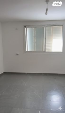 דירה, זיכרון משה 1, אזור תעשיה דורה, שלומי