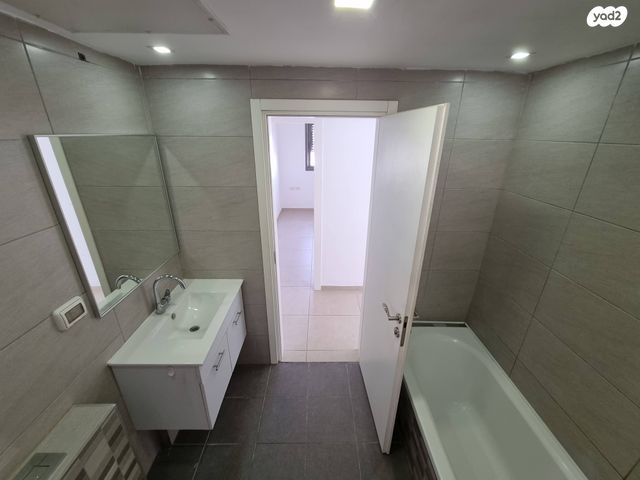 דירה, דוכיפת 53, הציפורים, מודיעין מכבים רעות