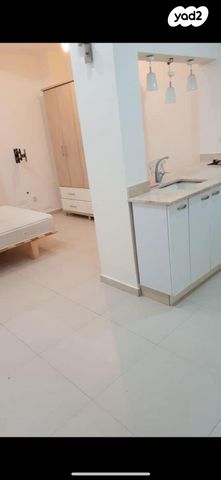 יחידת דיור, בארי 12, מרכז הישוב, גני תקווה