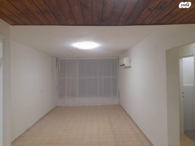 דירה, דגניה 12, שיכון עובדים, טבריה