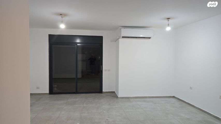 דירת גן, הרב שך 44, רמת שלמה, ירושלים