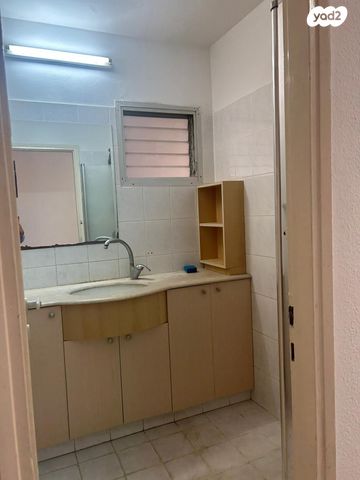 דירה, שדרות בן צבי 76, נאות שקד, נתניה