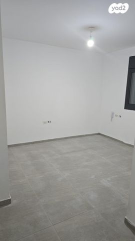 דירת גן, הרב שך 44, רמת שלמה, ירושלים