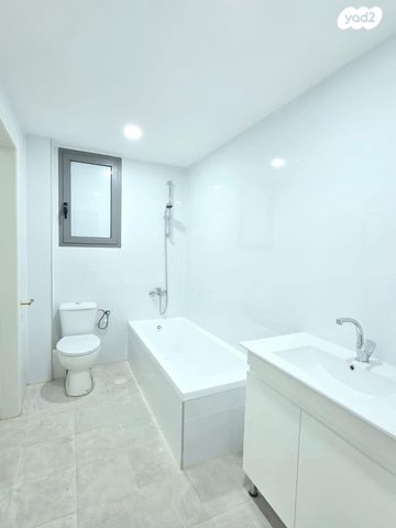 דירה, לאה גולדברג 4, חתני פרס ישראל, באר יעקב